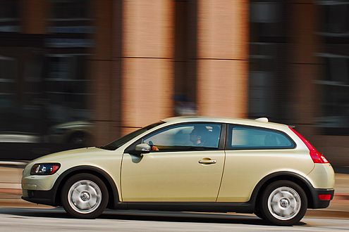Perfekt für den Kunstlehrer in der gymnasialen Oberstufe: der Volvo C30.