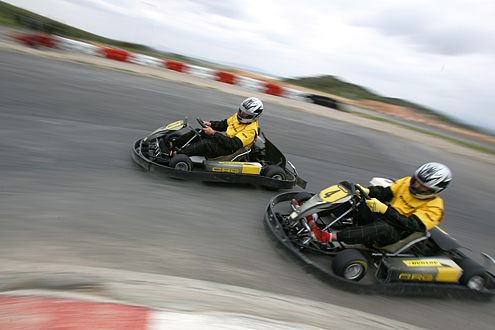 Innen vorbei: Das DDC-Kartrennen bietet großen Sport.