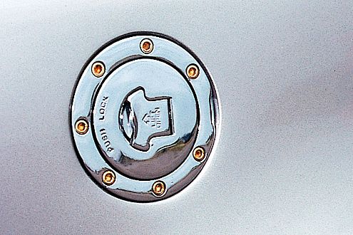 Fernöstliche Einflüsse: Tankdeckel einer Honda CBR.