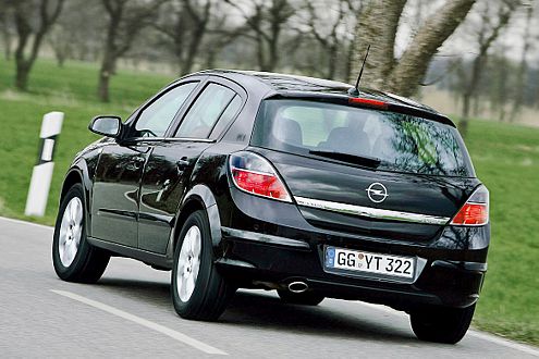 Zylinderkopf, Ölwanne, Ansaugrohr  beim Astra ist alles aus Alu.