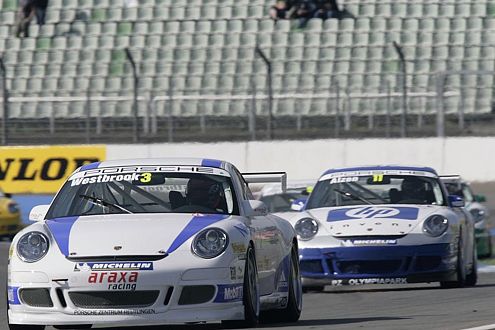 Der Führende Richard Westbrook wird bis Runde neun von Uwe Alzen bedrängt. Danach setzt er sich ab.