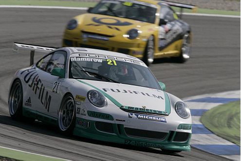 Chris Mamerow hat Glück. Nach seinem Motorschaden wird das Rennen in der 18. Runde abgebrochen und beschert ihm einen dritten Platz.