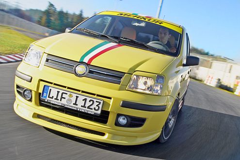 Dem 1,2-Liter-Motor rang Merkur 100 PS und 174 Nm Drehmoment ab.