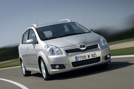 Facelift Toyota Corolla Verso