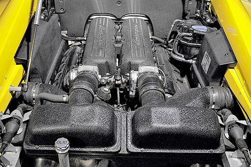 Prachtkerl unter Plexiglas: der V10 des italienischen Sportlers.