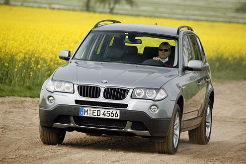 Fahrmaschine unter den SUV: Der X3 ist hart gefedert, 200 km/h schnell.