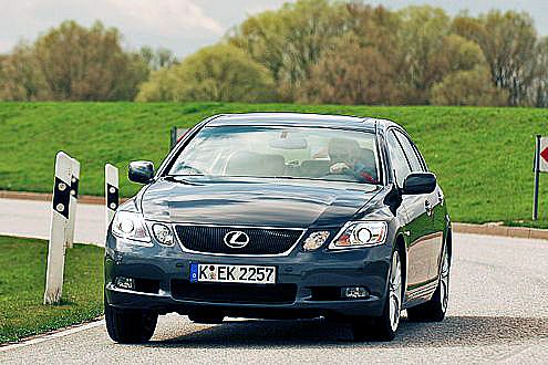 Vorteil Lexus: Bei Ausstattung und Sicherheit liegt der GS 450h vorn.