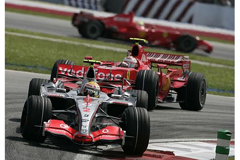 Super Auftakt: Nach Platz drei Downunder in Melbourne, schon Platz zwei in Sepang und Bahrain.