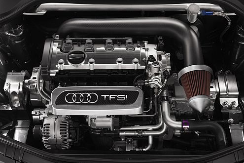 Freie Sicht auf das Herz: Ein 300 PS starker TFSI treibt den Speedster an.