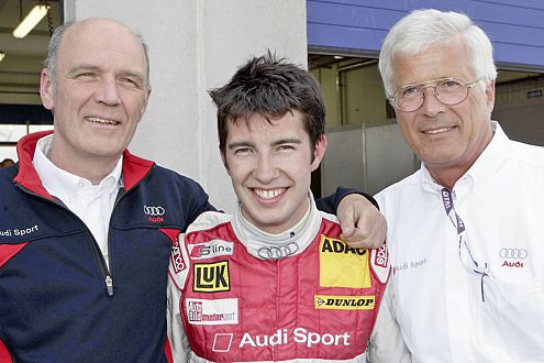 Rocky, hier mit Audi-Sportchef Ulrich und Team-Rosberg-Manager Zensen, zeigt im Rennen keinen Respekt vor dem Alter.
