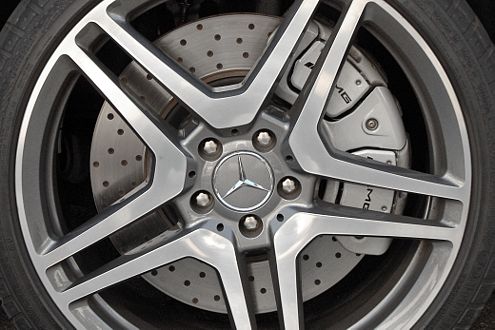 CL 65 AMG: Vorn verzögert eine Bremse mit Doppelfaustsattel.