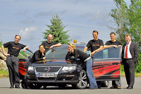 Das Sieben-Mann-Team LUX mit Ibeo-Chef Dr. Ulrich Lages (rechts).