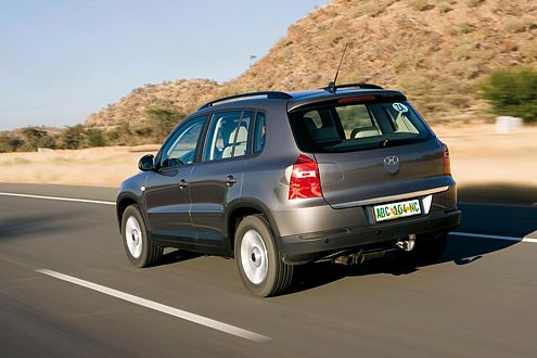 Mit drei Benzinern und zwei Dieseln rollt der Tiguan im Herbst 2007 zu uns.