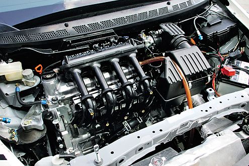 Reif für den Ring! Ein 1,5-Liter-Benziner plus 20-PS-E-Motor sollen es richten.