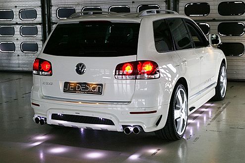 Fast zu schade für die heimische Garagen-Show: LED-Einstiegslampen.