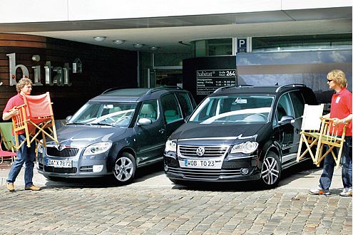 Der Roomster kostet 14.290 Euro, der Touran stolze 29.825 Euro.