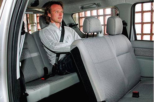 Für 450 Euro eröffnet der Dacia mit zwei Zusatzsitzen die dritte Reihe.