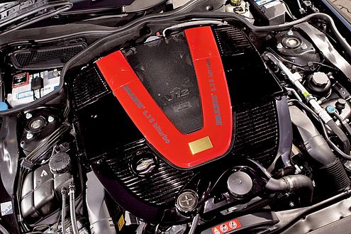 Ganz dickes Ding: Der V12 holt 730 PS aus 6,3 Litern Hubraum.