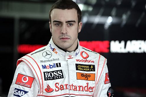 Der Weltmeister Fernando Alonso steht zunehmend unter Druck.