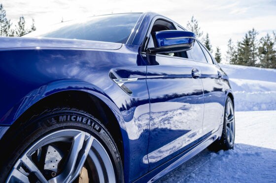 Premium-Winterreifen für Limousinen und Sportwagen