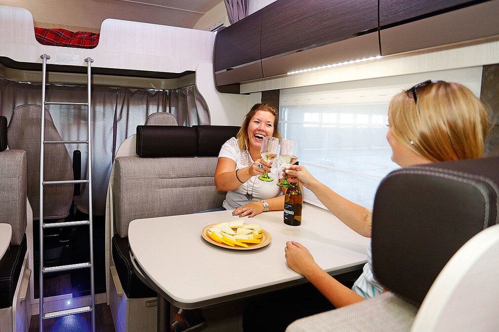 Chausson/Nobelart: Geräumige Alkoven im Wohnmobil-Test