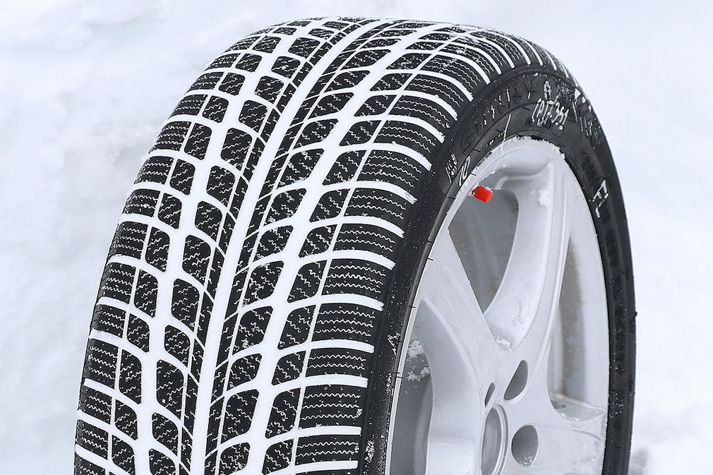 Winterreifen-Test: 245/45 R 18