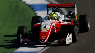 Formel 3: Flörsch testet