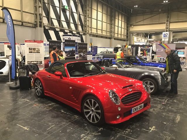 Mitsuoka baut einen Rockstar