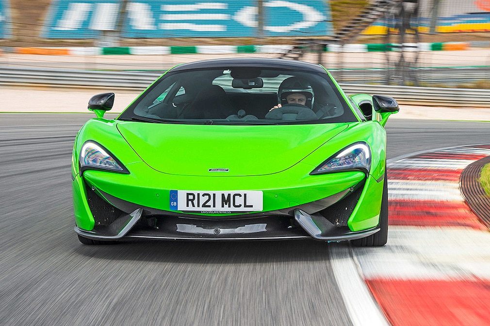 McLaren Speedtail (2018)