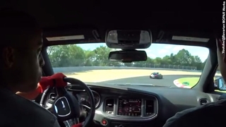 Nürburgring: Chargel Hellcat vs. Porsche 911