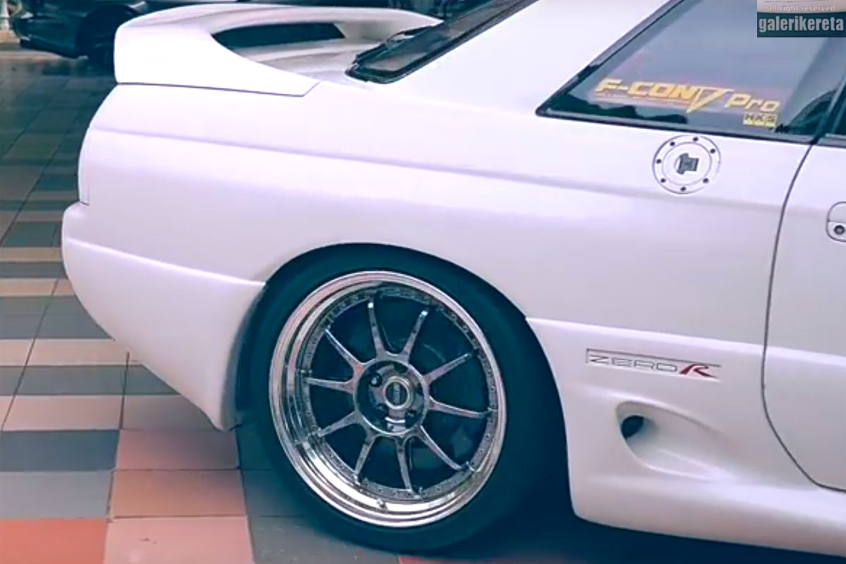 Nissan Skyline R32 HKS Zero-R