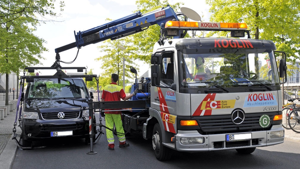 Autos demoliert in Geislingen: Reifen von 30 Autos nachts