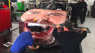 NASCAR: Verrückte Auto-Folierung