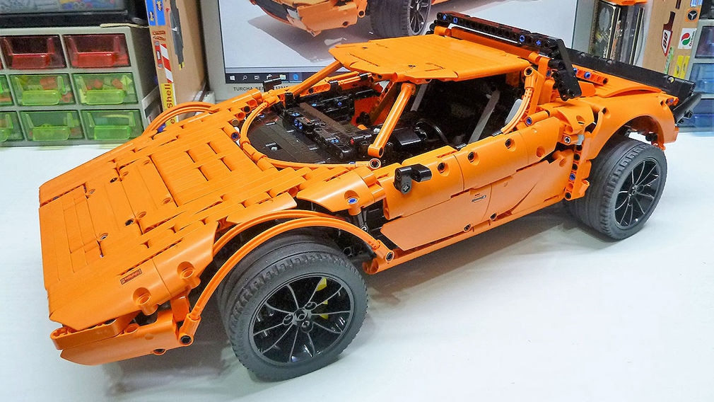 Rebuild your Lego Technic 911 GT3 RS into a Lancia Stratos