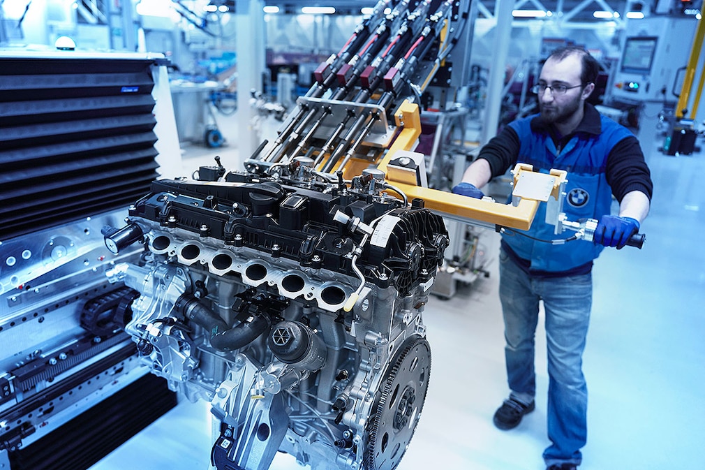 BMW X3 M und BMW X4 M TwinPower Turbo 6-Zylinder Benzin Motor !! SPERRFRIST 13. Februar 2019 00.01 Uhr !!
