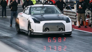 Nissan GTR "Panda" von Alpha Logic