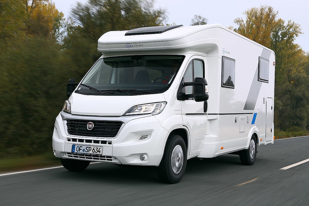 Günstige Teilintegrierte im Wohnmobil-Test