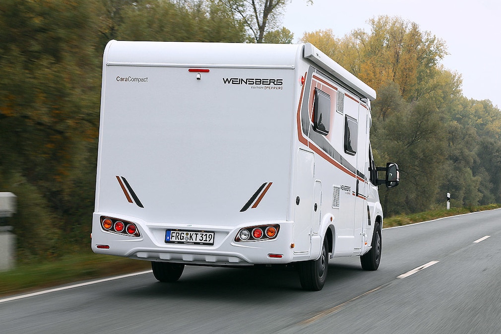Günstige Teilintegrierte im Wohnmobil-Test