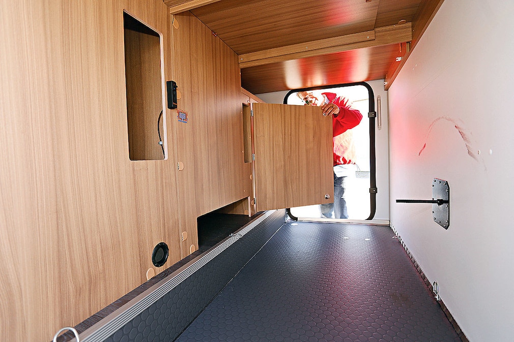 Günstige Teilintegrierte im Wohnmobil-Test