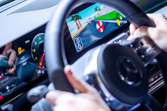 Mercedes holt Computerspiele ins Auto