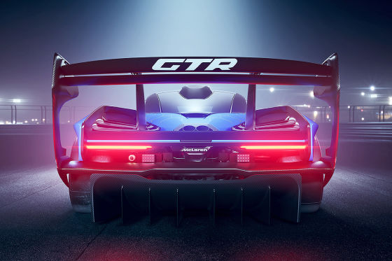 XXXXL-Heckflügel für den Senna GTR