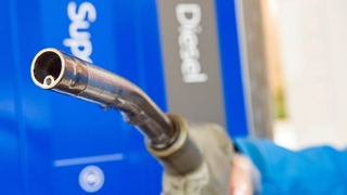 Zapfsäule mit Super und Diesel