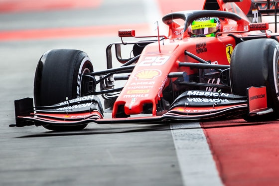 So sieht Schumi junior in Rot aus