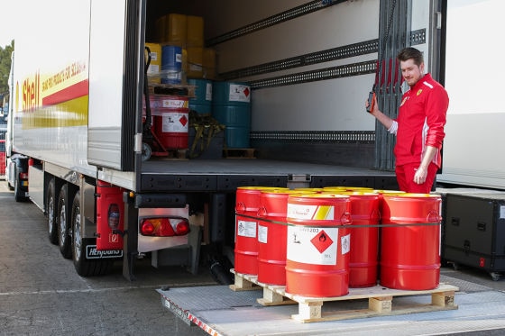 Erdbeer-Sprit im Ferrari?