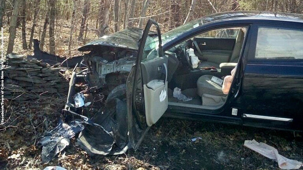 Unfall: Frau fährt wegen Spinne in Mauer