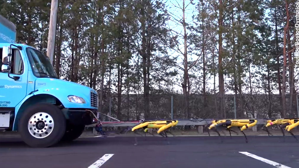 Boston Dynamics: Roboter-Hunde ziehen Truck