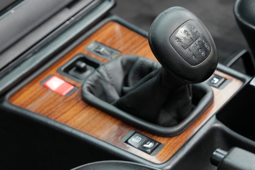 Schalthebel des Mercedes 190 E 2.3-16