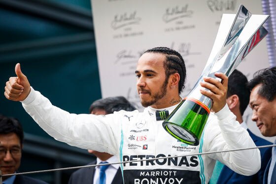 Hamilton liebt Nahkampf mit Ferraris