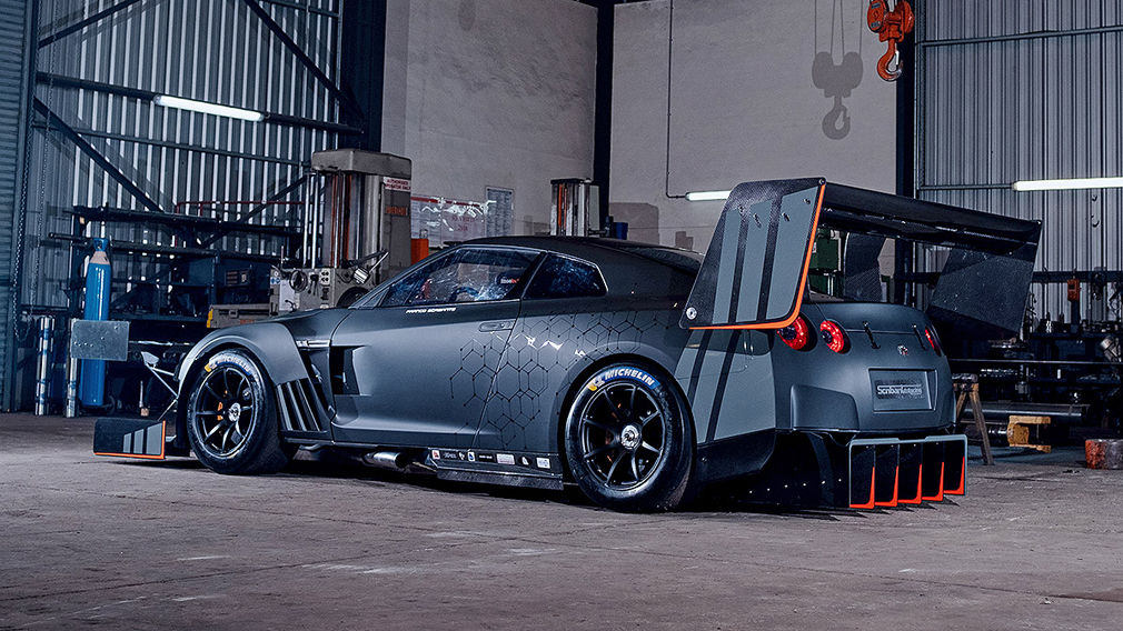 Getunter Nissan GT-R mit Mega-Flügeln