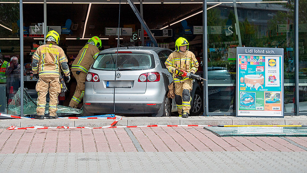 Golf Plus kracht in Supermarkt
